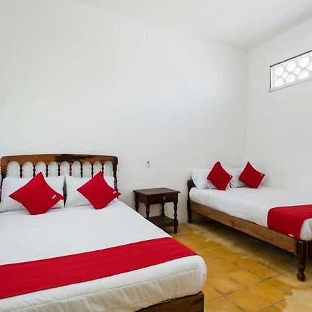 מנסניו Oyo Hotel Las Palmas Cuyutlan מראה חיצוני תמונה
