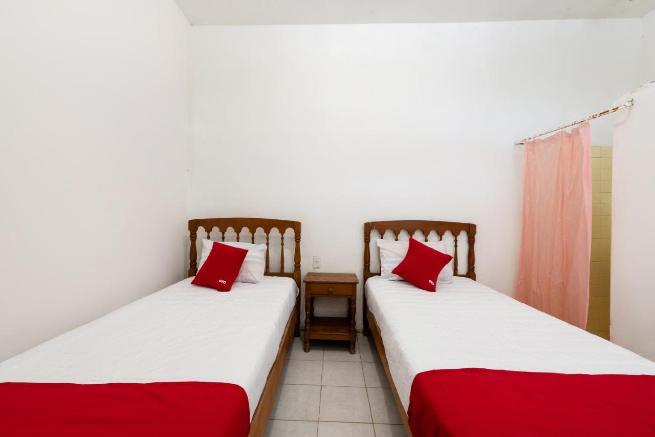 מנסניו Oyo Hotel Las Palmas Cuyutlan מראה חיצוני תמונה