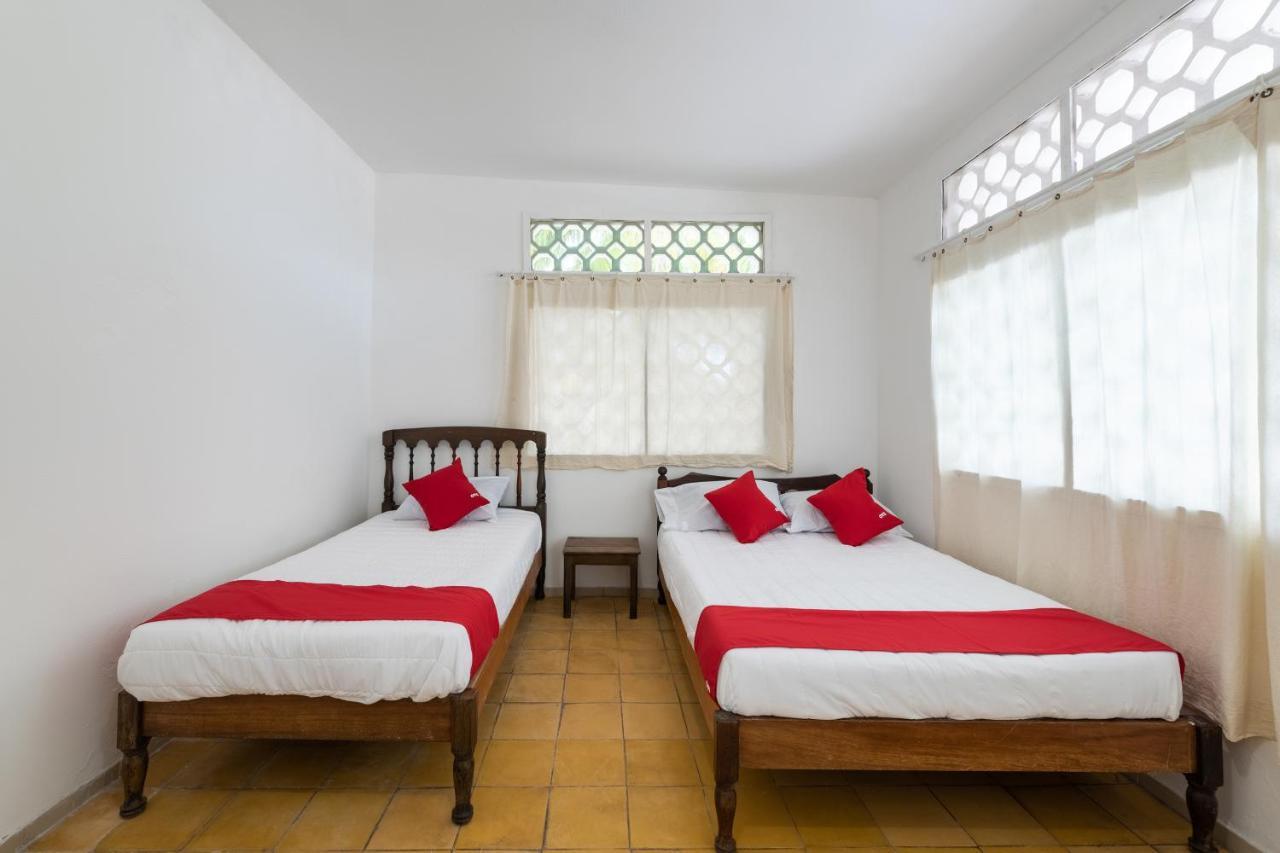 מנסניו Oyo Hotel Las Palmas Cuyutlan מראה חיצוני תמונה
