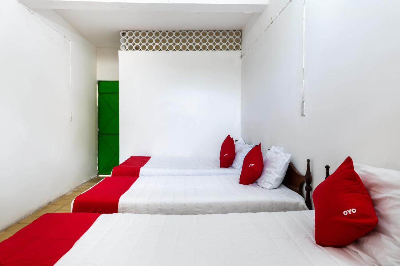 מנסניו Oyo Hotel Las Palmas Cuyutlan מראה חיצוני תמונה