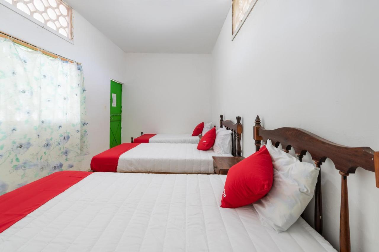 מנסניו Oyo Hotel Las Palmas Cuyutlan מראה חיצוני תמונה